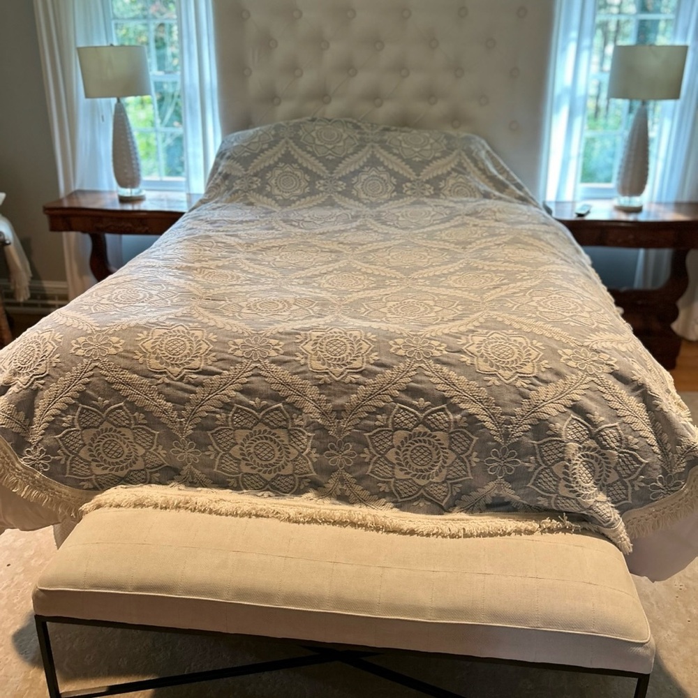 Vintage Morgan Jones Twin Coverlet Bedspread Jacquard Blue Cottage Fringe